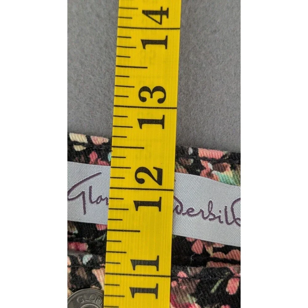 Gloria Vanderbilt Amanda Bermuda Shorts Size 10 Floral Pockets